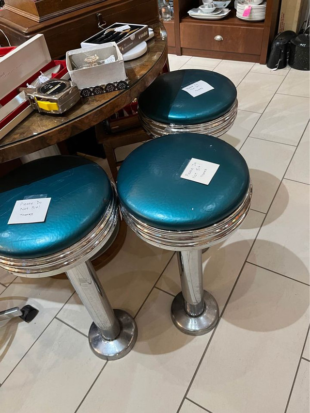 Vintage ice cream parlor stools! in Arts & Collectibles in Calgary - Image 2