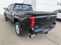 *Vehicle history form conveniently located in vehicle photos. AMVIC LICENSED DEALER ... Engine: Inte... (image 2)