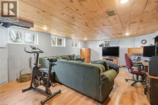 1767 CENTRE Road Carlisle, Ontario in Houses for Sale in Oakville / Halton Region - Image 24