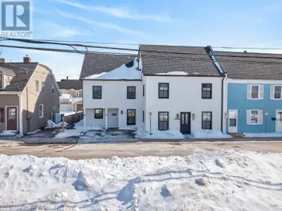 Welcome to this beautifully renovated, stylish downtown condo offering the perfect blend of modern c...