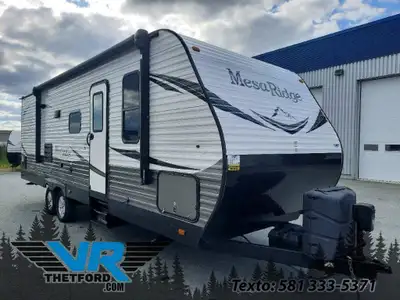 VR Thetford 2020 Highland Ridge Mesa Ridge 26BHS Paiement à partir de $/sem. + TX. 2020 Highland Rid...