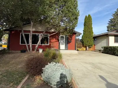 Lovely 3 Bedroom Full Home in East College Park for Rent! Available February 1st, a lovely bungalow...