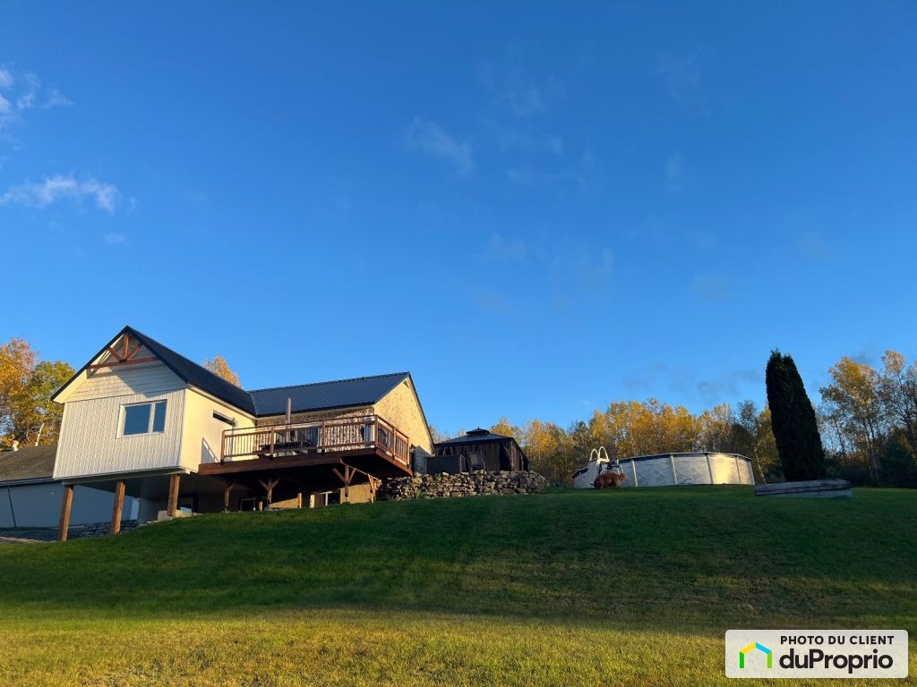 $650,000 - Bungalow for sale in La Tuque — photo 1