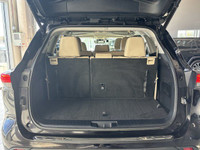 ADAPTIVE CRUISE CONTROL, HEATED FRONT SEATS, BLIND SPOT MONITOR Are you seeking efficiency combined... (image 8)