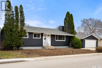 17 Willowview STREET Regina, Saskatchewan