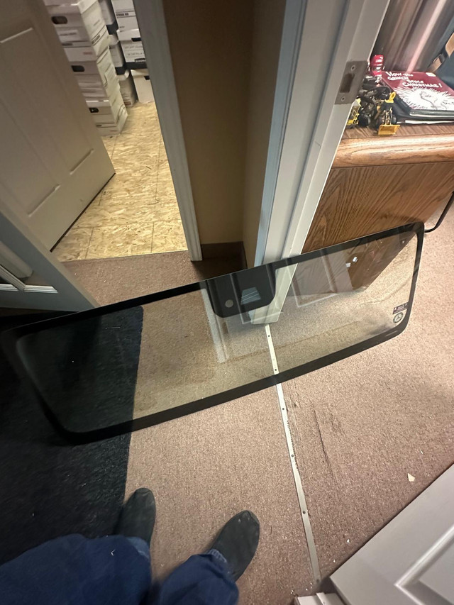 OEM AMG MERCEDES FRONT WINDSHIELD in Auto Body Parts in Mississauga / Peel Region