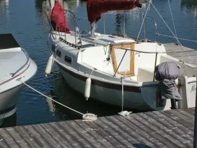 Specs: https://sailboatdata.com/sailboat/tanzer-22/ A wonderful boat to sail for day outings and tri...