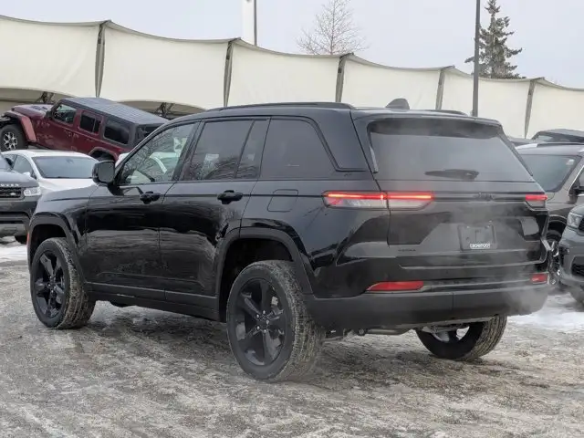 2025 Jeep Grand Cherokee Altitude * - Power Liftgate - Wireless in Cars & Trucks in Calgary - Image 7