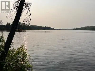 Reduced price, Estate Sale! Are you looking to escape to the country, and make this into your year r...