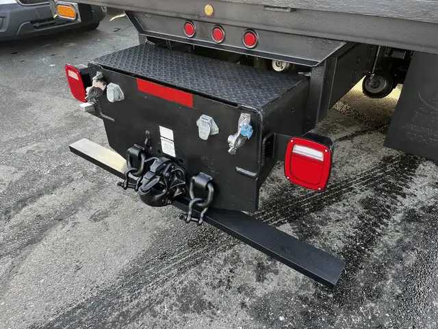 2011 Ford F750 18 Foot Cummins Manual Flatdeck in Heavy Trucks in Winnipeg - Image 14