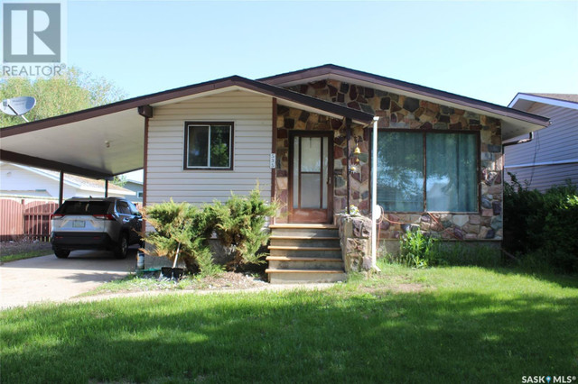 535 6th AVENUE W Shaunavon, Saskatchewan in Houses for Sale in Swift Current