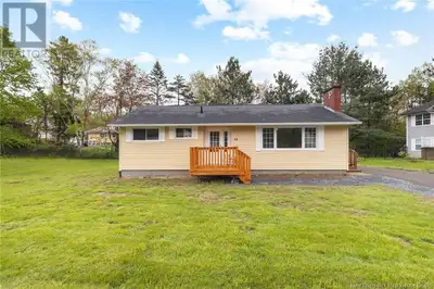 One family has owned this bright, fully-renovated bungalow on a coveted street in Sunset Acres for n...
