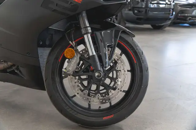 2025 Ducati Panigale V2 *BAS KMs!*5533992136638566429