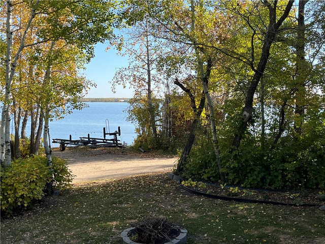 22 Jackson Beach Road Shoal Lake, Manitoba in Houses for Sale in Brandon - Image 2