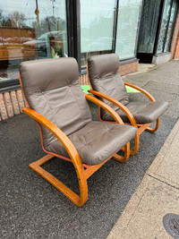 Pair mid century modern plydesigns lounge chairs Canada