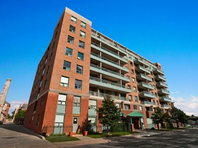 The Marquee in Queen West Village - 2 Bedroom Apartment for Rent in Long Term Rentals in City of Toronto - Image 3