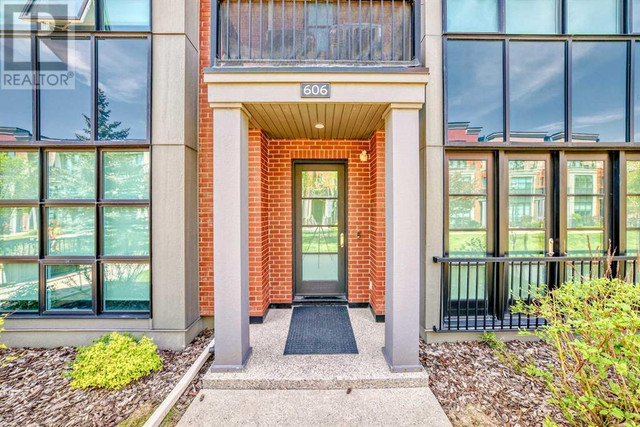 606 Aspen Meadows Hill SW Calgary, Alberta in Condos for Sale in Calgary - Image 3
