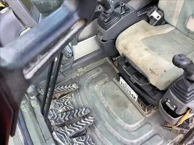 2011 Caterpillar 374DL in Heavy Equipment in Laval / North Shore - Image 10