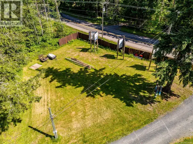 4399 Island Hwy S Courtenay, British Columbia in Houses for Sale in Comox / Courtenay / Cumberland - Image 17