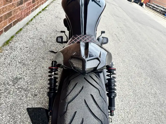 2011 Harley-Davidson V-Rod **CUSTOM BODY KIT** **VANCE & HINES P in Street, Cruisers & Choppers in Markham / York Region - Image 14
