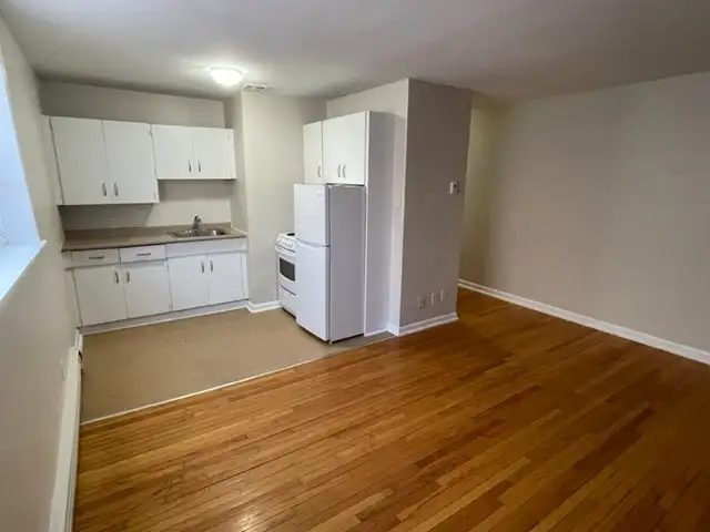 530 YOUNG  - 1 BR available NOW! in Long Term Rentals in Winnipeg - Image 3
