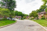 3 Bed, 2.5 Bath, Spacious, Air-Conditioned, Recently Renovated Kitchen, Unit Available! Contact us a... (image 1)
