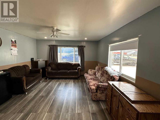 A 24 Street Peace River, Alberta in Houses for Sale in Grande Prairie - Image 3