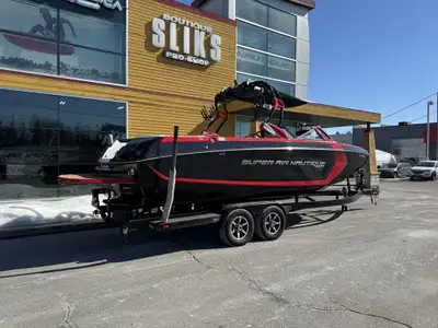 Mirabel : 450-565-1111 Granby : 450-777-1101 Super Air Nautqiue G25 2016 Longeur / Length : 25' Larg...