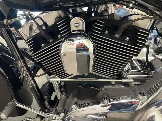 2009 Harley-Davidson Street Glide CANADIAN HARLEY/LOW KM/SERVICE in Sport Touring in North Bay - Image 22