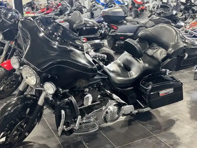 2008 Harley-Davidson Electra Glide Ultra Classic in Street, Cruisers & Choppers in Sudbury - Image 10