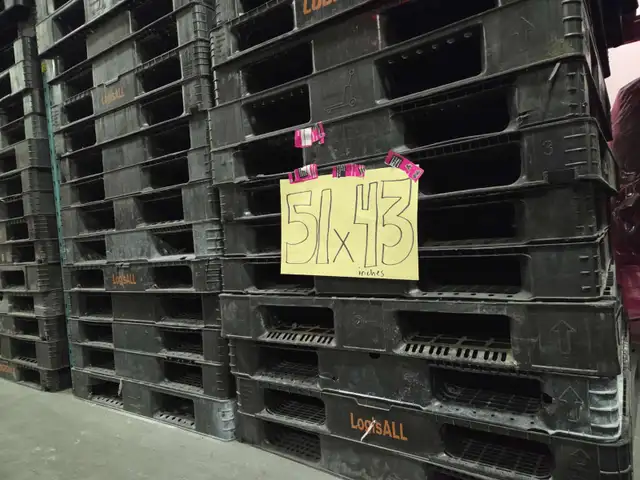 for sale IN STOCK ready now 48 x40 four way pallets wood plastic in Outdoor Tools & Storage in Mississauga / Peel Region - Image 7