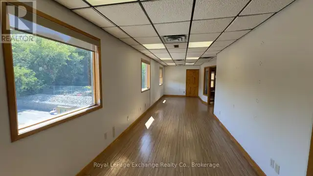 911 QUEEN STREET Kincardine, Ontario in Commercial & Office Space for Rent in Owen Sound - Image 7