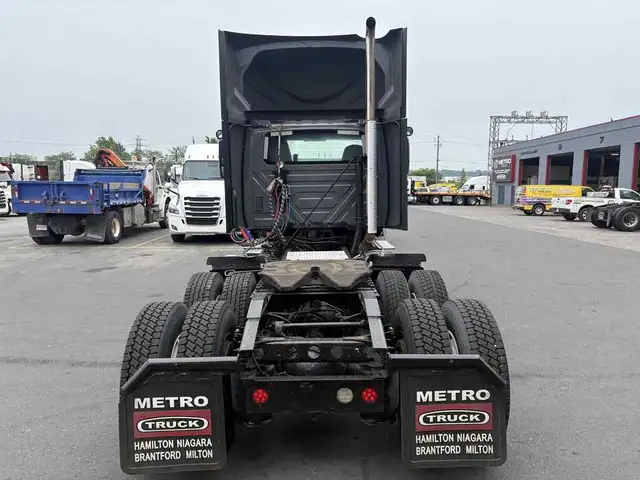 2015 International Prostar SELLING AS-IS in Heavy Trucks in Hamilton - Image 8