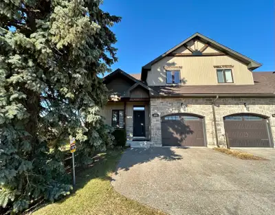 TOWNHOUSE FOR RENT!! Located in a quiet neighbourhood off of Victoria Avenue in Vineland. The luxury...