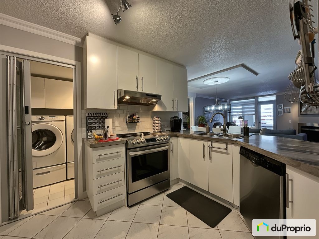 $449,000 - Condominium for sale in Charlemagne — photo 2