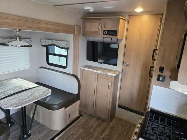 2020 Winnebago MICRO MINNIE 2405 RL in Travel Trailers & Campers in St. Albert - Image 8