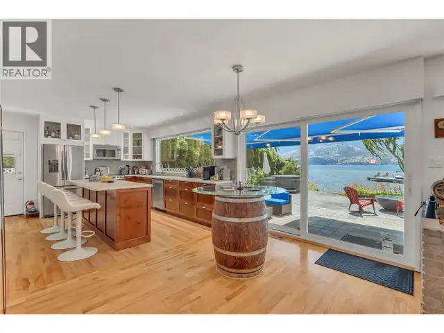 4589 Lakeside Road Penticton, British Columbia in Houses for Sale in Penticton - Image 9