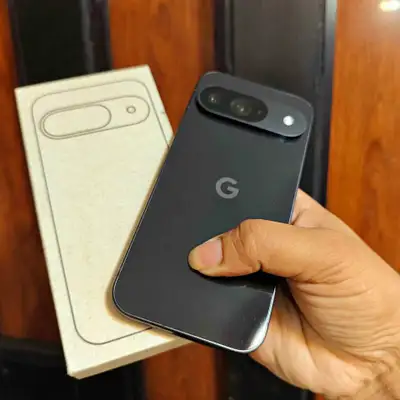 Google Pixel 9 128GB - Black - UNLOCKED, View more
