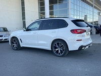 2022 BMW X5 xDrive40i Alpine White M SPORT PACKAGE PREMIUM ESSENTIAL PACKAGE TOW HITCH Coffee w/Exte... (image 5)