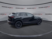 // ACCIDENT FREE!! // Finished in Black with a Burgundy interior, this used 2022 Mazda CX-30 GT w/Tu... (image 7)