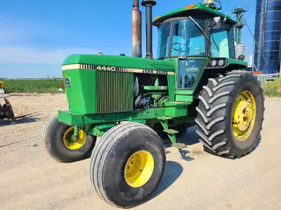 Rebuilt transmission. 2WD, 9603hrs, 130 HP, 1982, 2 rem, 540/1000, 3 pt hitch, 2 wd, rear wheel weig...