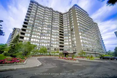 Beautifully and Fully renovated Condo with a spectacular East View. Just under 1300 Sqft this well a...