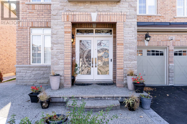 203 ALLEGRO DR Brampton, Ontario in Houses for Sale in Mississauga / Peel Region - Image 2