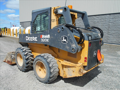 2015 John Deere 320E in Heavy Equipment in Fredericton - Image 6