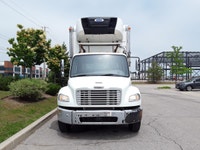 2018 FREIGHTLINER M2 106 Refrigerated Truck - Automatic transmission-33000 GVW. 2018 Freightliner M2... (image 1)