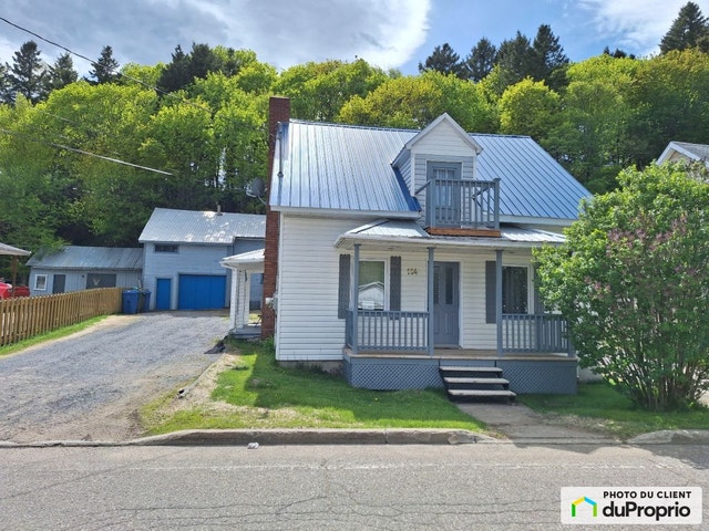$224,900 - 1 1/2 Storey for sale in Clermont — photo 2