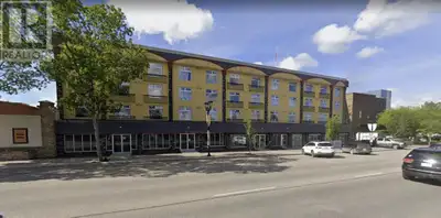 Located Downtown, this 3,800 SF recently renovated double-unit is available for lease. The mixed use...