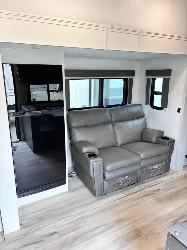 2025 Keystone ARCADIA 21 SRK in Travel Trailers & Campers in St. Albert - Image 10