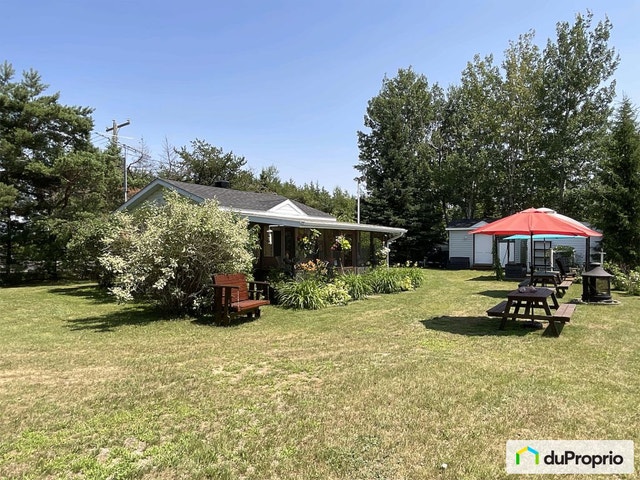 $325,000 - Cottage for sale in St-Felicien — photo 1