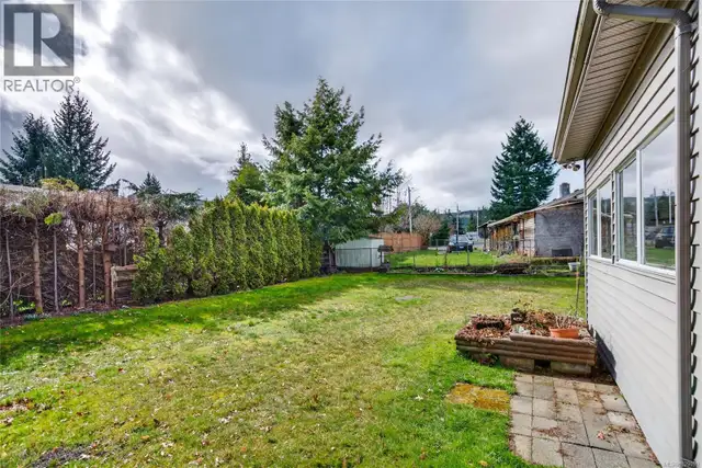 2619 Ulverston Ave Cumberland, British Columbia in Houses for Sale in Comox / Courtenay / Cumberland - Image 32